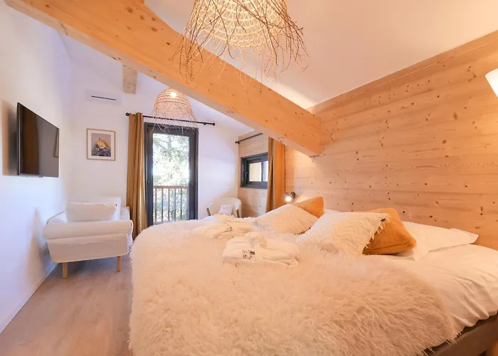 Chalet Avec Piscine La Plagne-Tarentaise